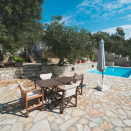 Kipos Hotel